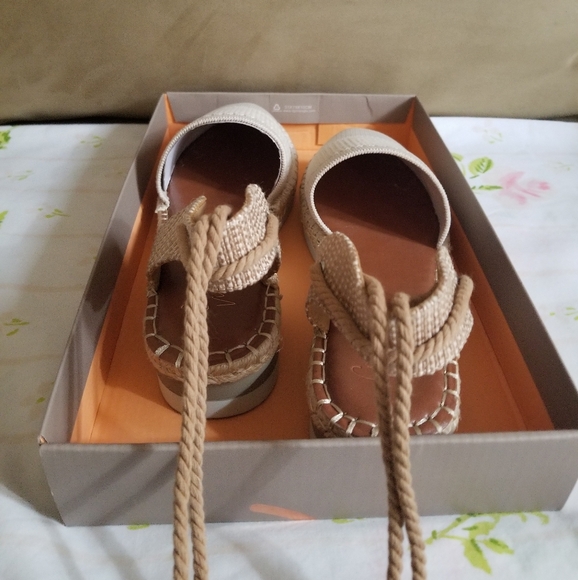 Shoes - Picture 3 of 7